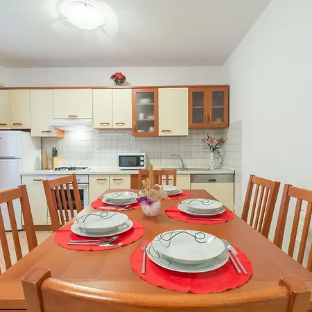 Puskaric 1 By Interhome Вир