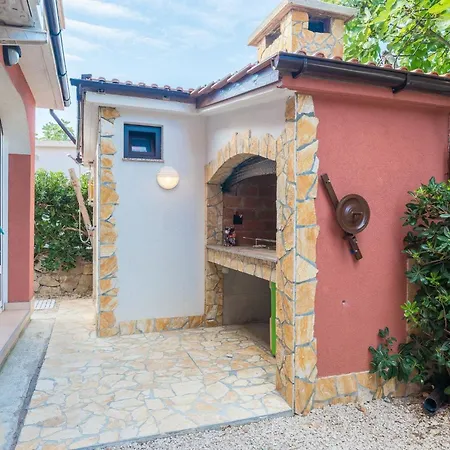 Apartman Puskaric 1 By Interhome *